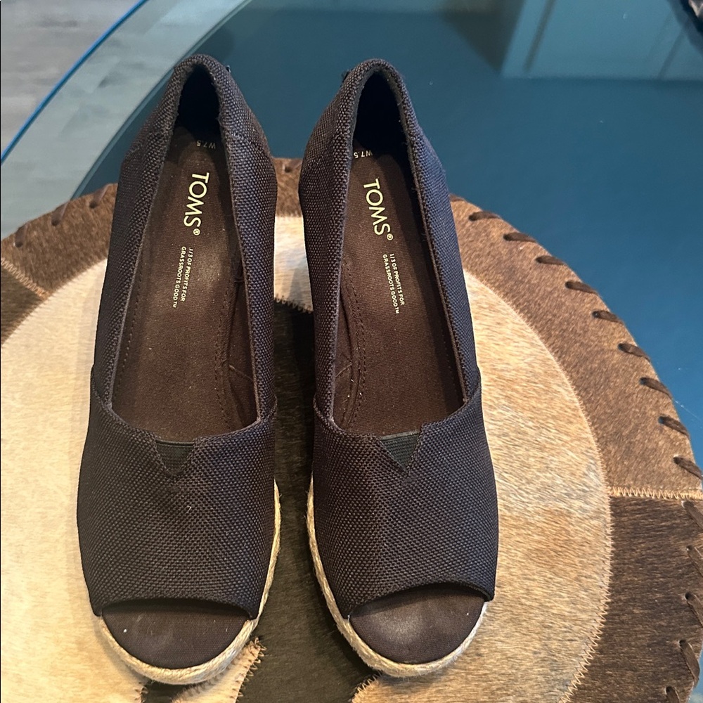 TOMS Black Open Toe Wedges